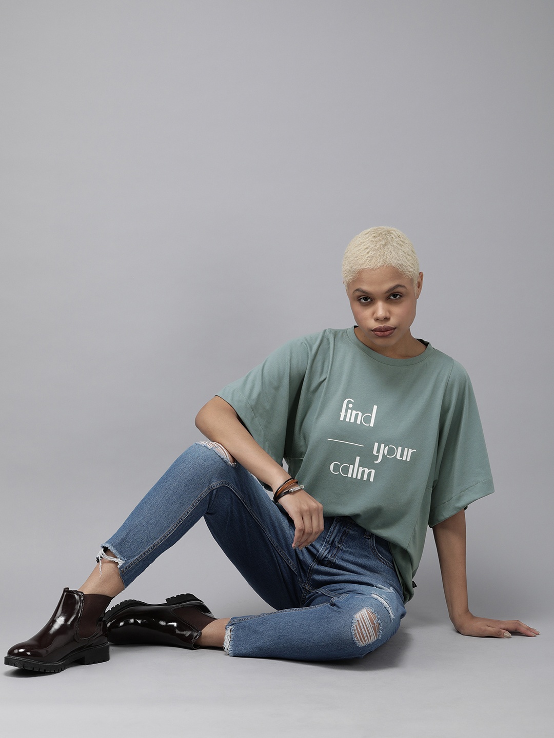 

The Roadster Lifestyle Co. Women Olive Green Typography Printed Boxy T-shirt