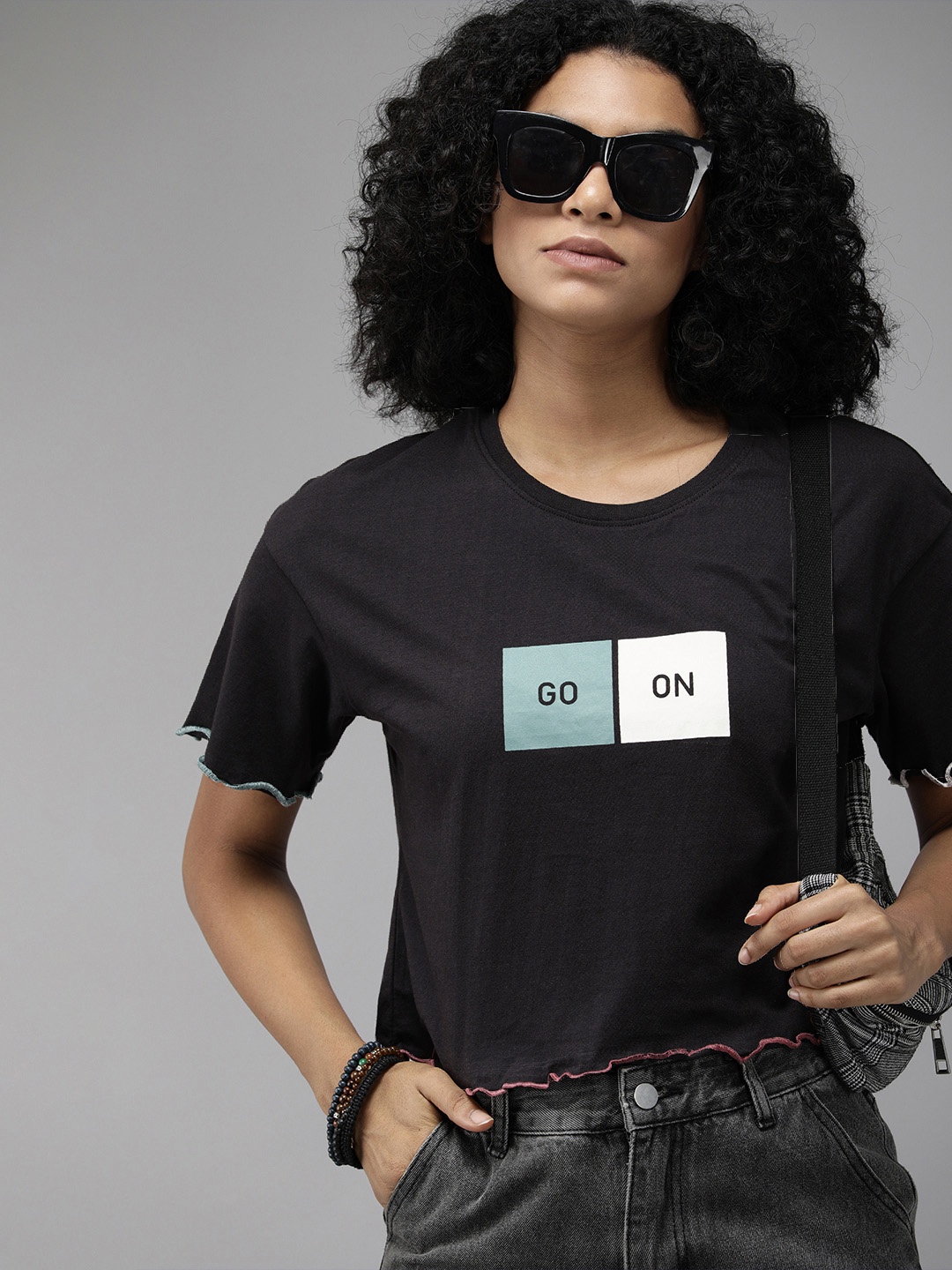 

The Roadster Lifestyle Co Women Black & White Printed Pure Cotton T-shirt