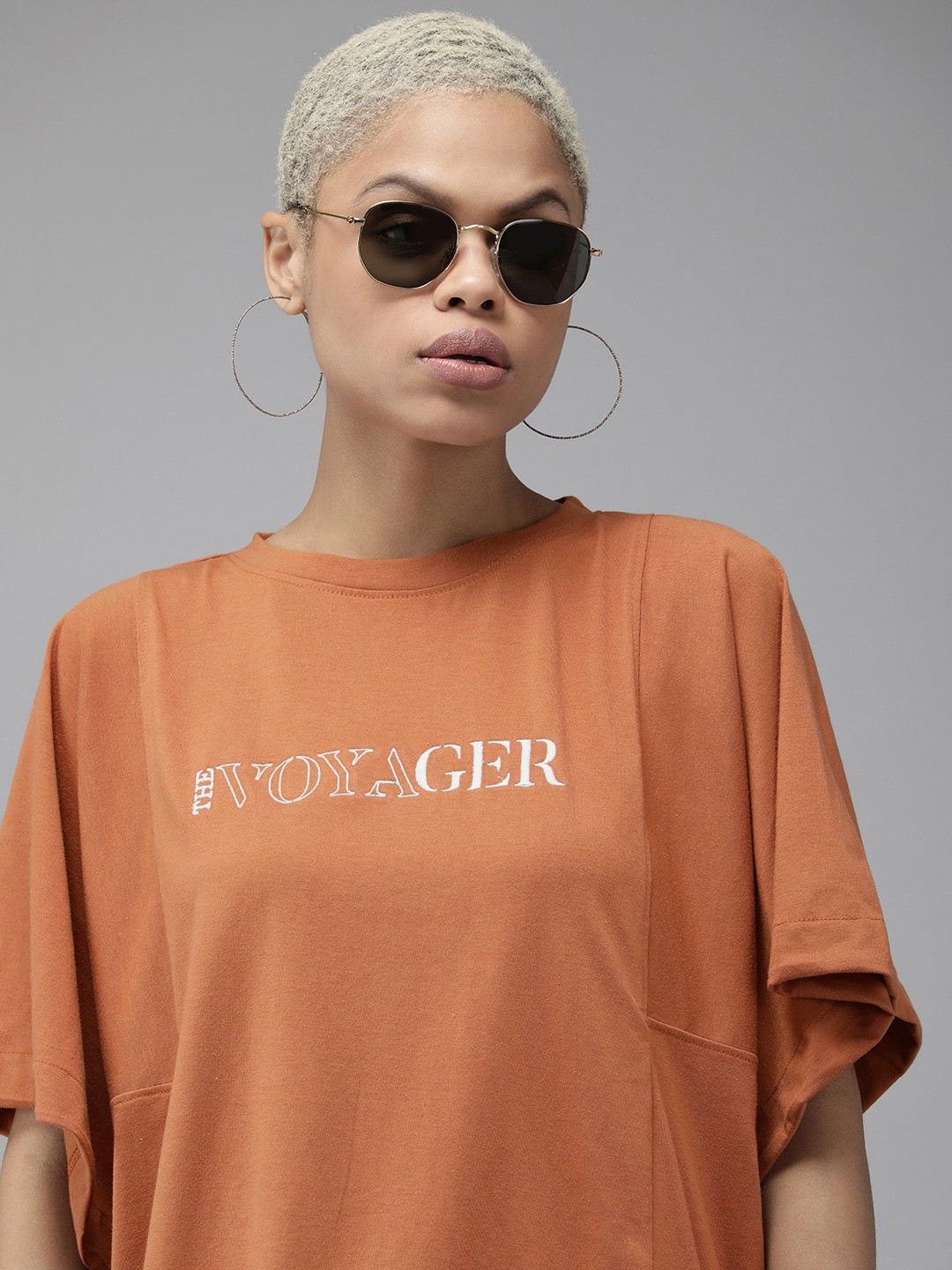 

The Roadster Lifestyle Co. Women Brown Typography Printed Boxy Longline T-shirt