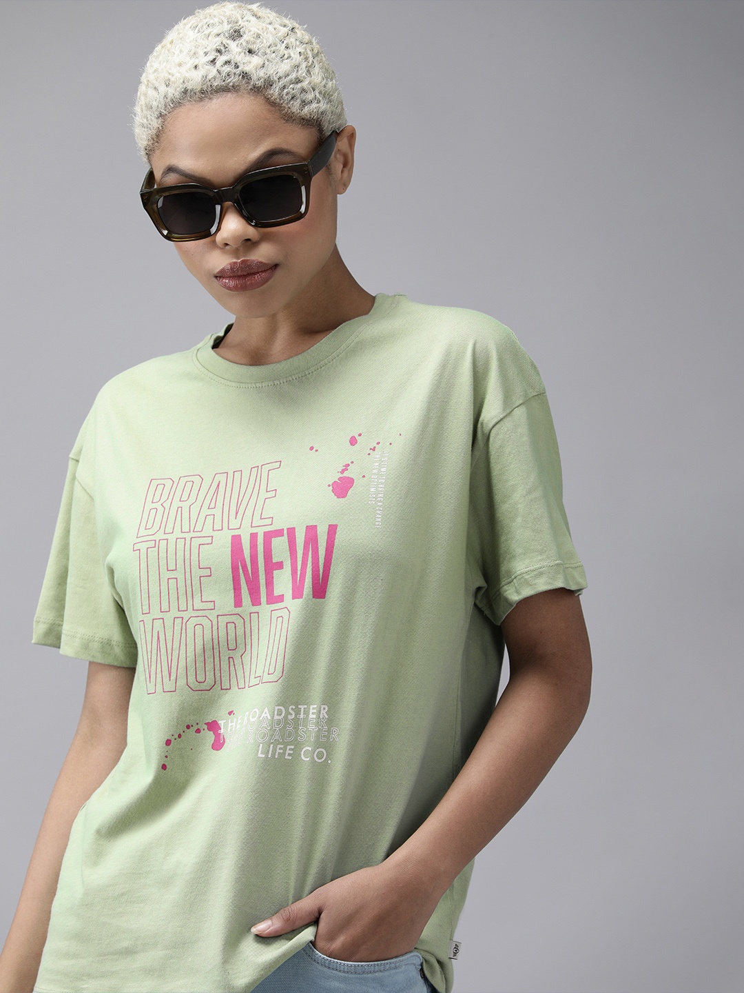 

The Roadster Lifestyle Co Women Green Typography Printed Pure Cotton Boxy T-shirt