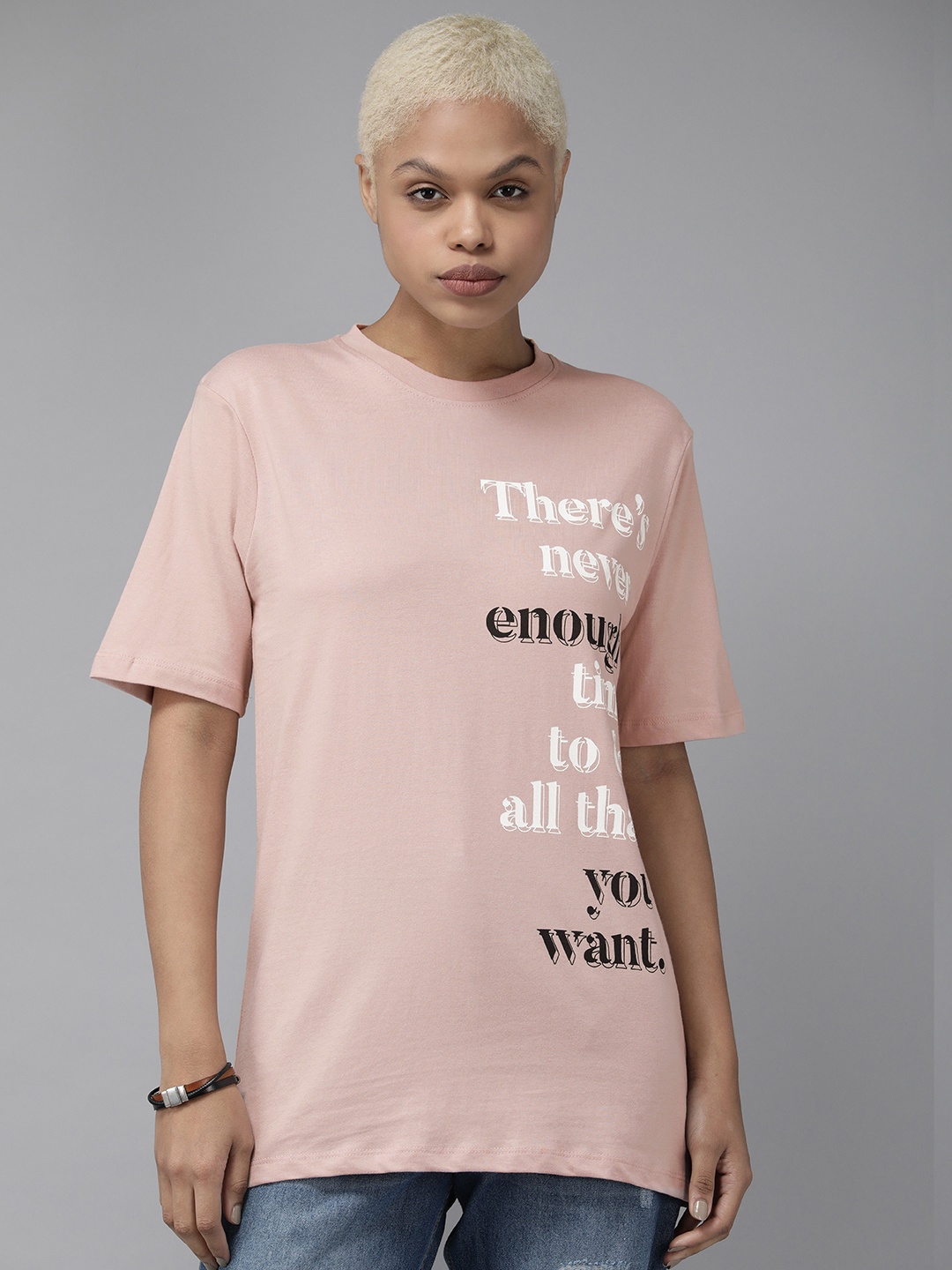 

The Roadster Lifestyle Co. Women Peach-Coloured Typography Printed Slim Fit T-shirt
