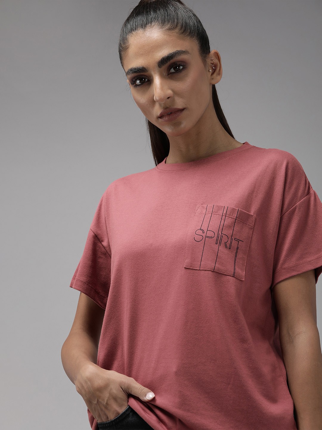 

Roadster Women Rose Solid Pure Cotton Boyfriend Fit T-shirt