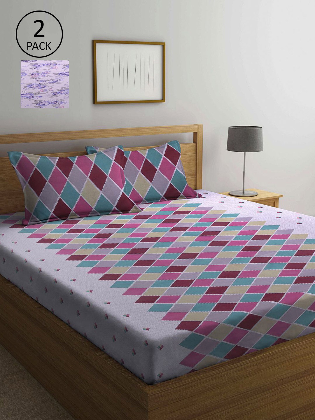 

KLOTTHE Pink & White Geometric 210 TC 2 Queen Bedsheet with 4 Pillow Covers