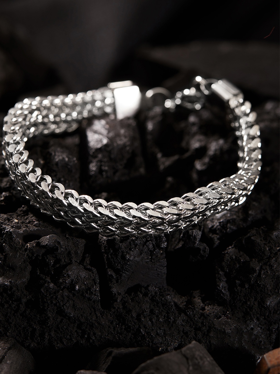 

The Roadster Lifestyle Co Men Handcrafted Silver-Plated Link Bracelet