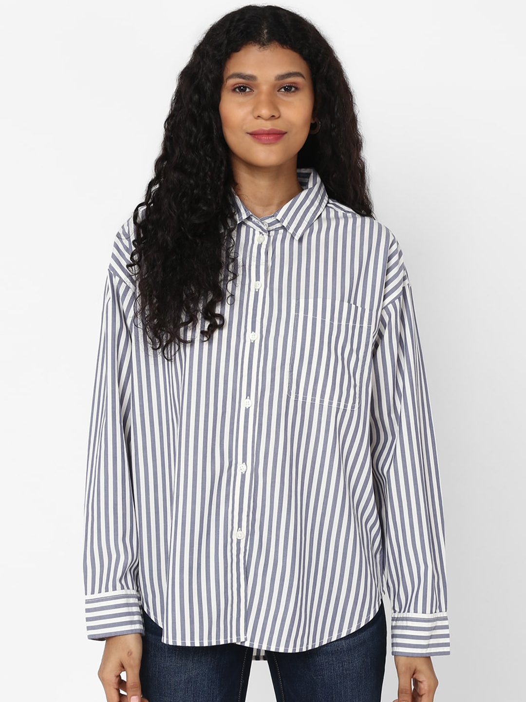 

AMERICAN EAGLE OUTFITTERS Women Grey Striped Regular Fit Cotton Casual Shirt