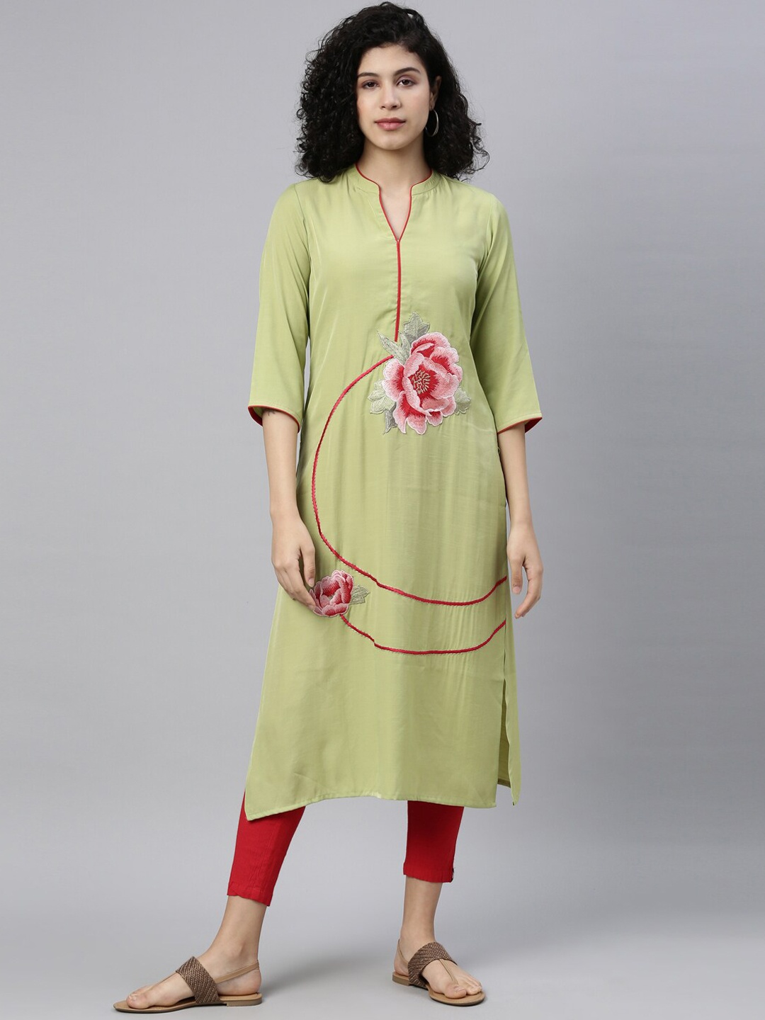 

Neerus Women Green Floral Embroidered Thread Work Floral Kurta