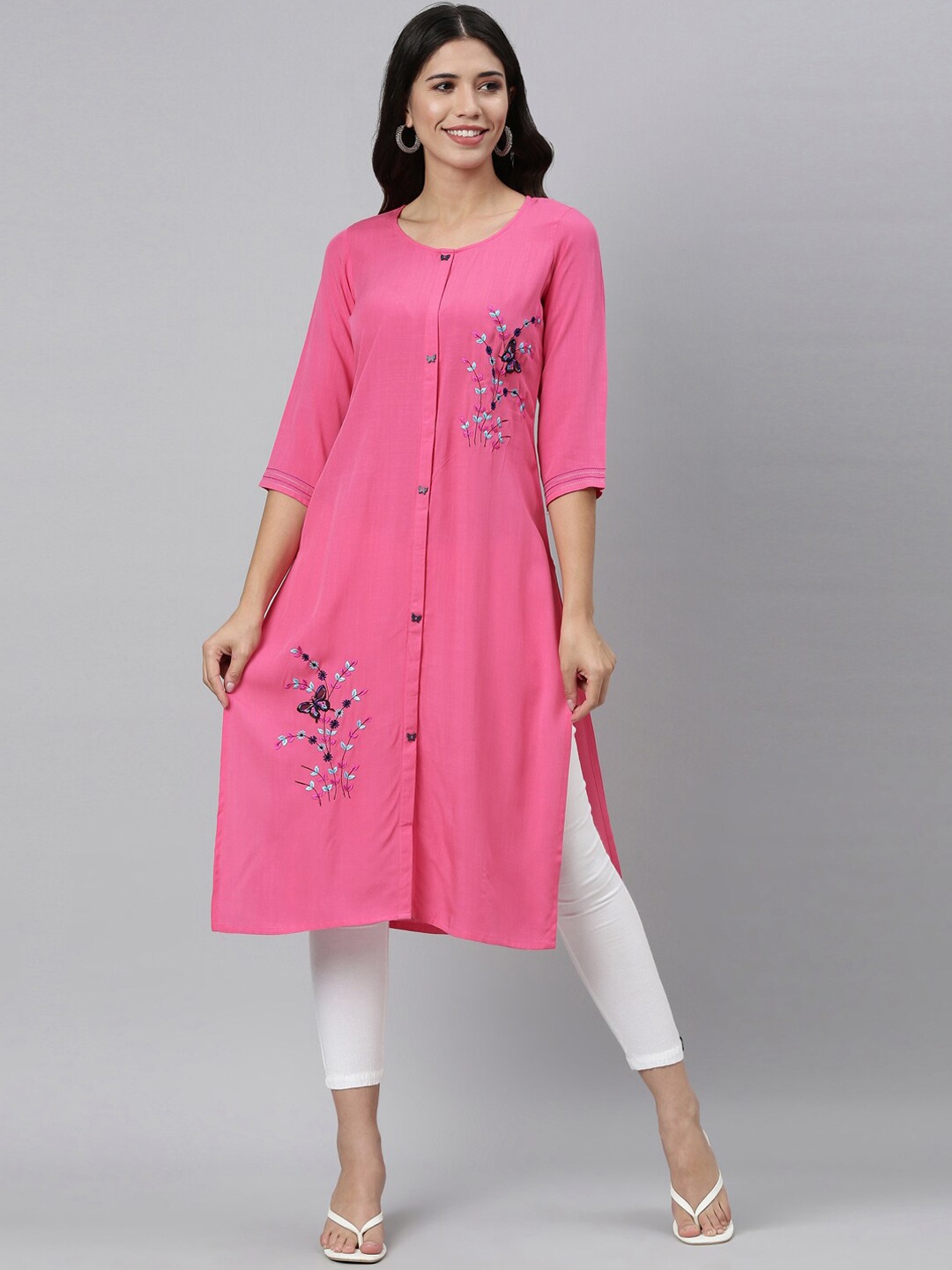 

Neerus Women Pink Floral Embroidered Floral Kurta
