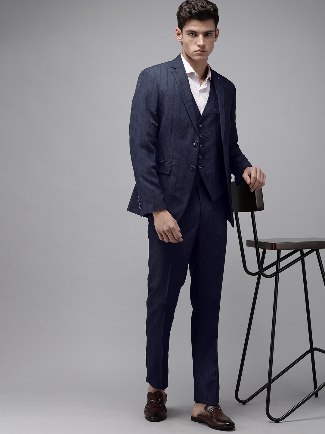 

Arrow Men Navy Blue & Red Checked Tailored Fit Single Breasted 3 Piece Formal Suit