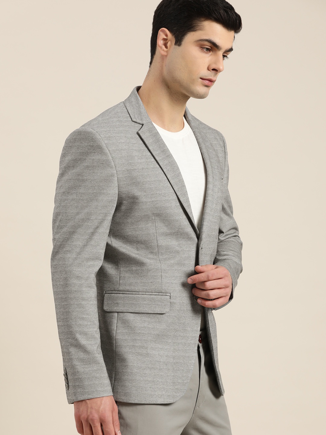 

INVICTUS Men Grey Slim Fit Self-Design Single-Breasted Smart Casual Blazer
