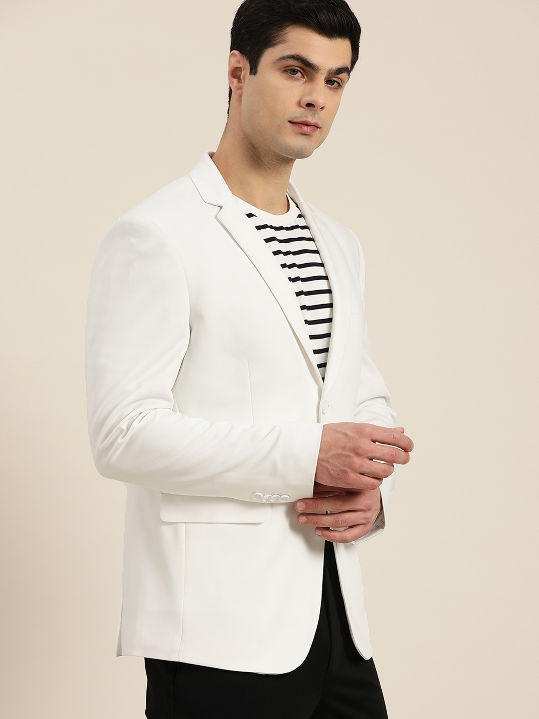 

INVICTUS Men White Slim Fit Solid Single-Breasted Smart Casual Blazer