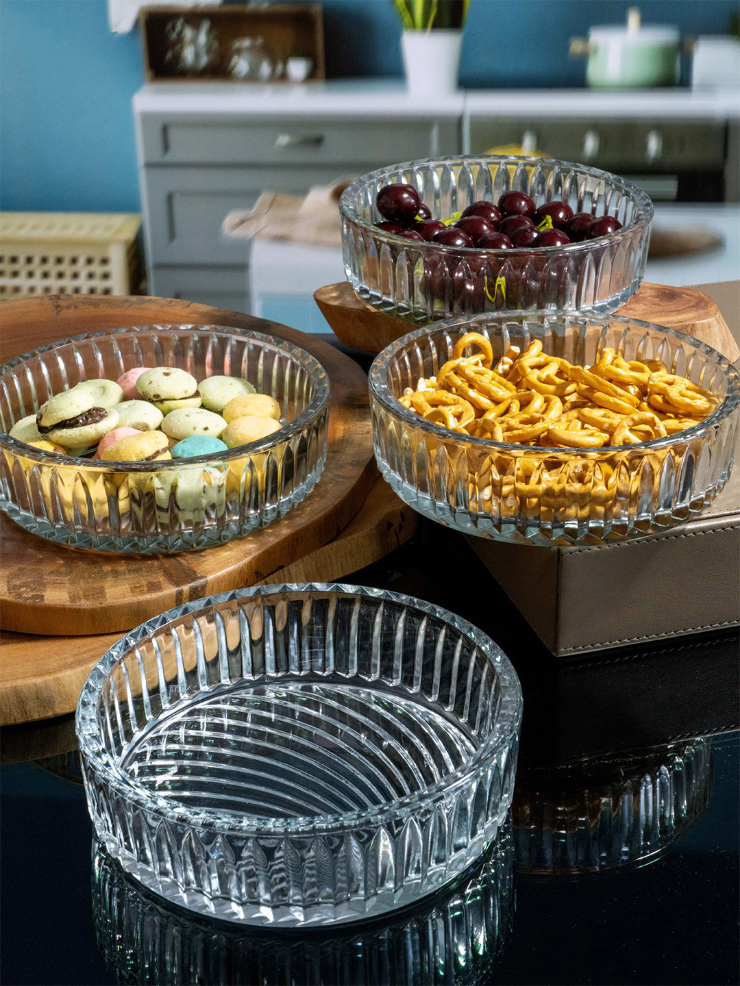 

Roxx Transparent 4 Pieces Textured Glass Bowls