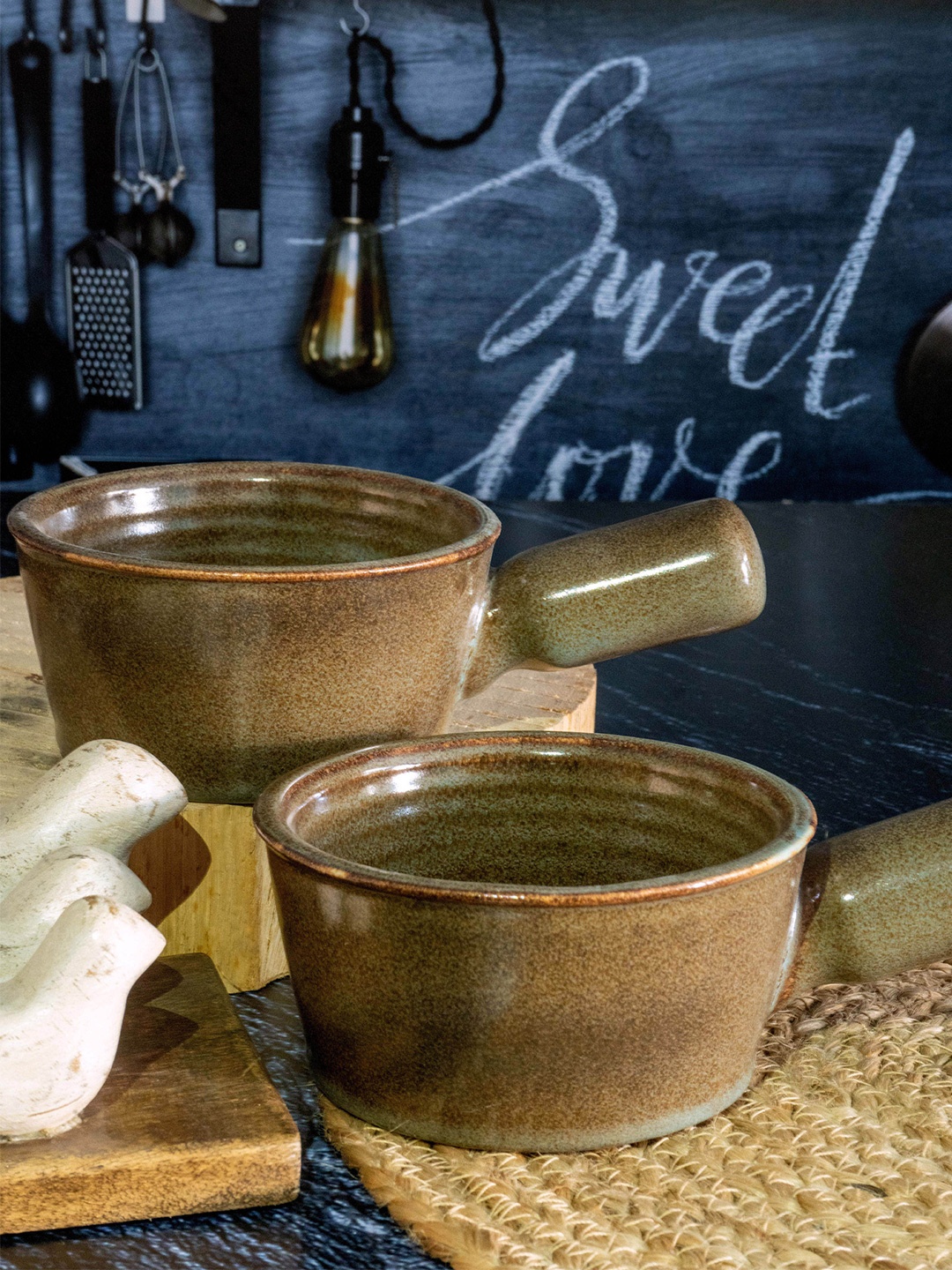 

GOODHOMES Pack Of 2 Brown Textured Stoneware Bowl with Handle
