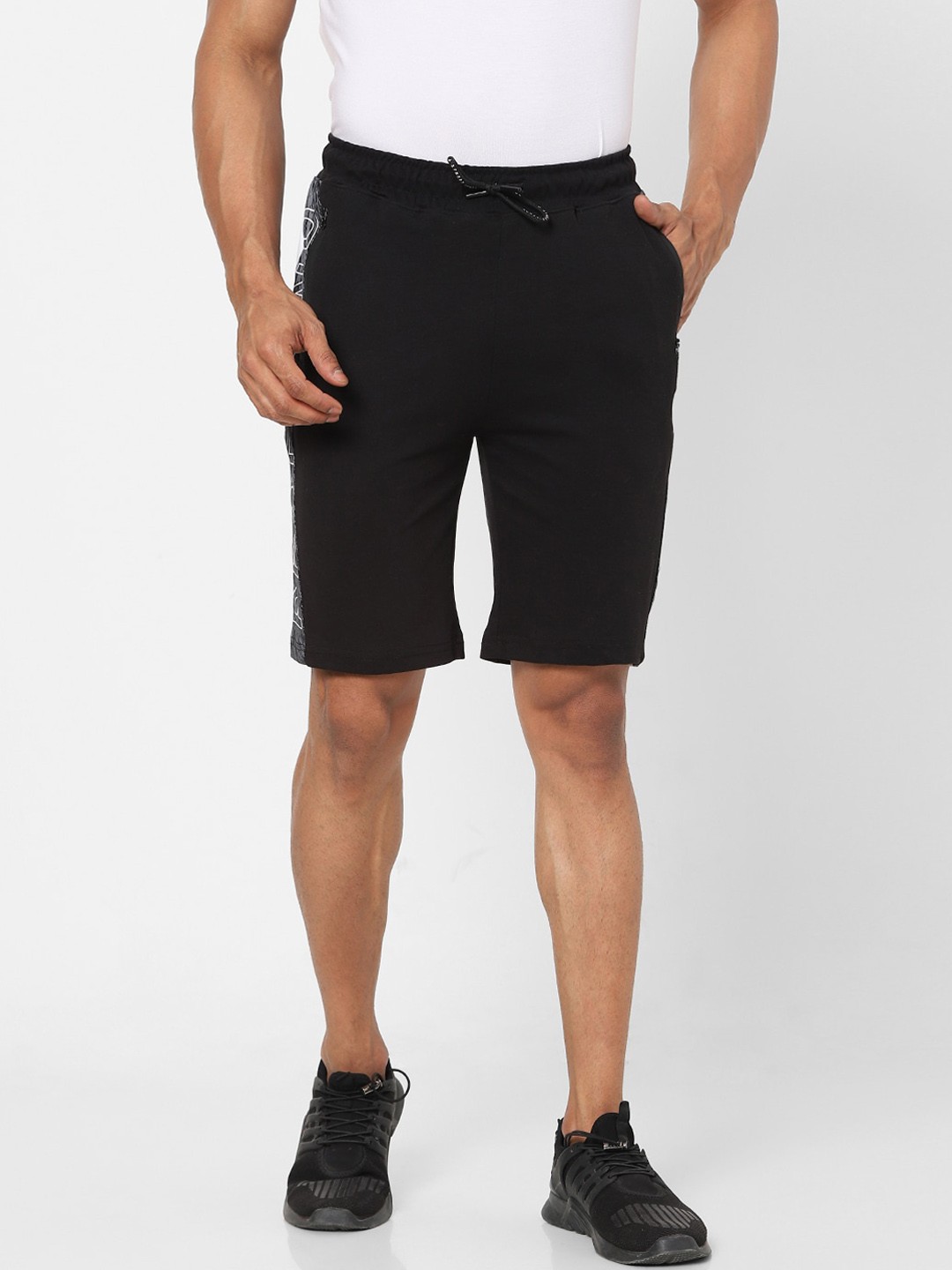 

Street Armor by Pantaloons Men Black Shorts