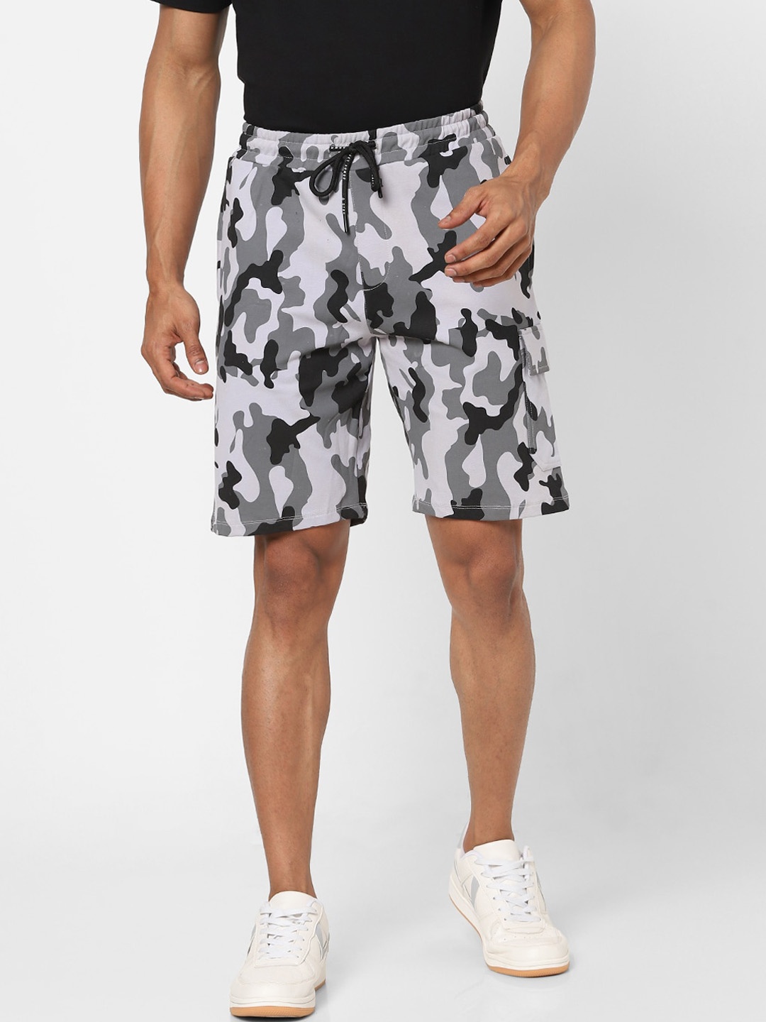 

Street Armor by Pantaloons Men Grey Camouflage Printed Shorts