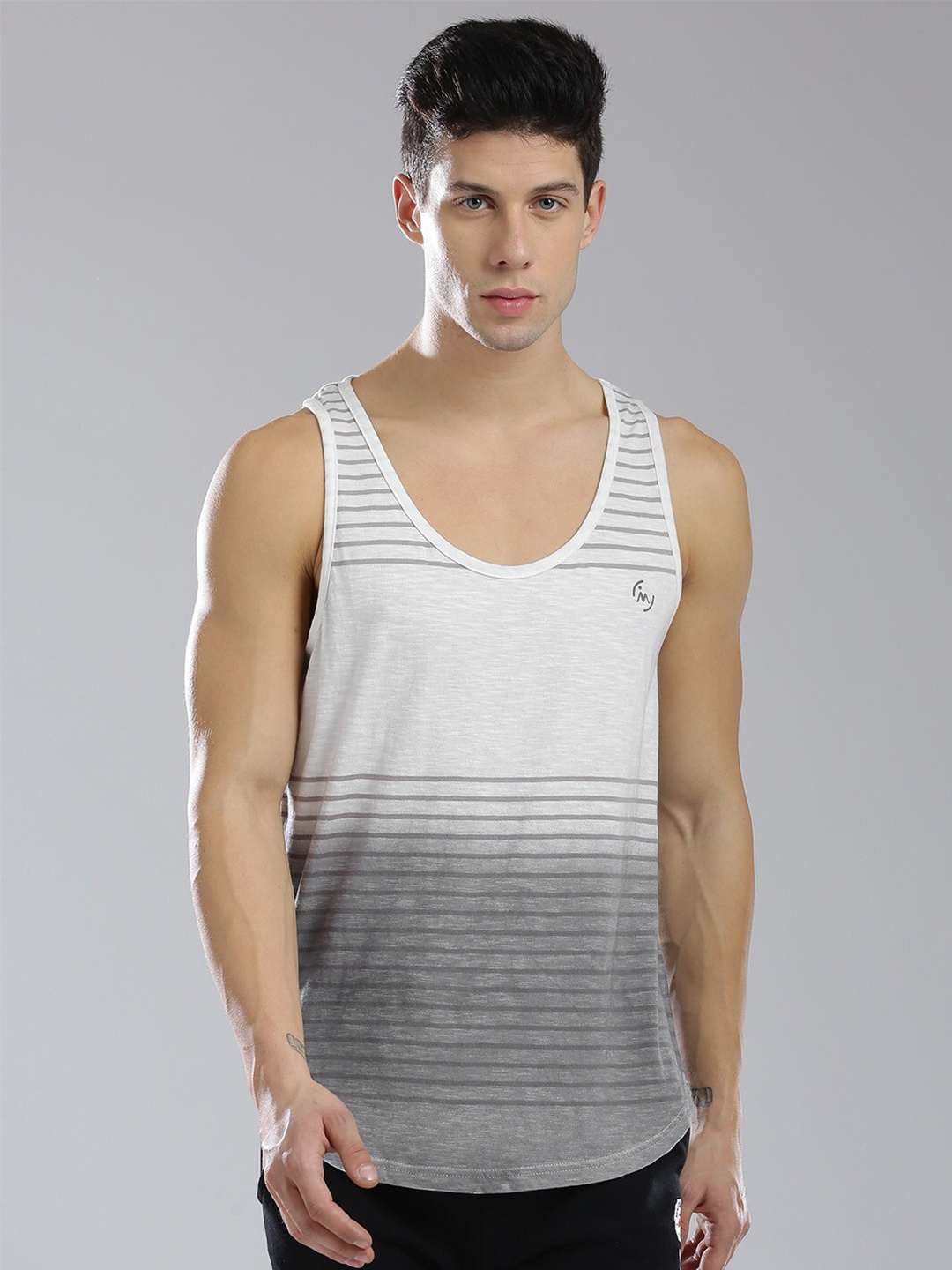 

Masculino Latino Men White Striped Monochrome Regular Fit Training or Gym T-shirt