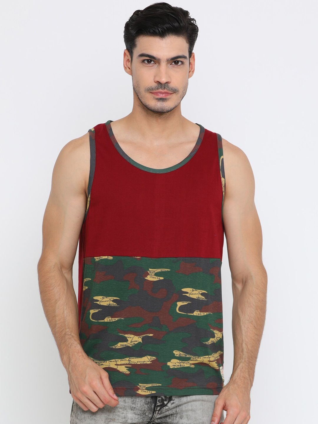

Masculino Latino Men Maroon & Green Printed Round Neck Cotton Training or Gym T-shirt