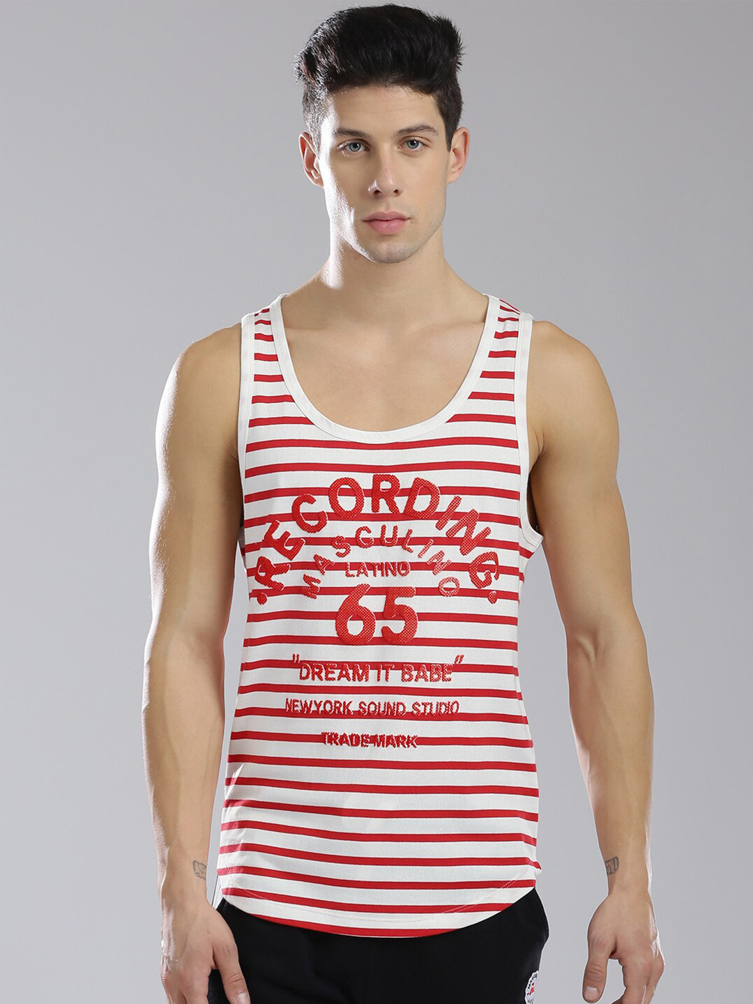 

Masculino Latino Men Red & White Striped Training & Gym Regular Fit Cotton T-shirt
