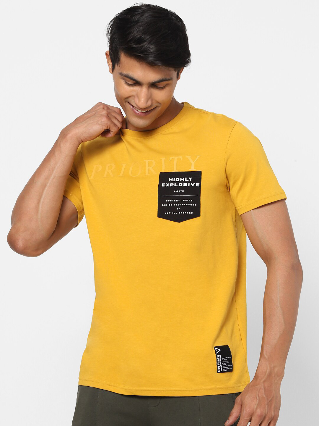 

Street Armor by Pantaloons Men Yellow Pockets T-shirt