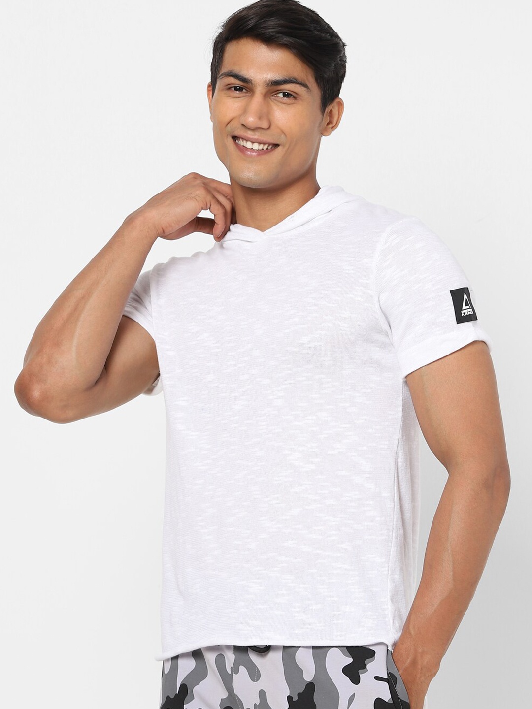 

Street Armor by Pantaloons Men White Pure Cotton T-shirt