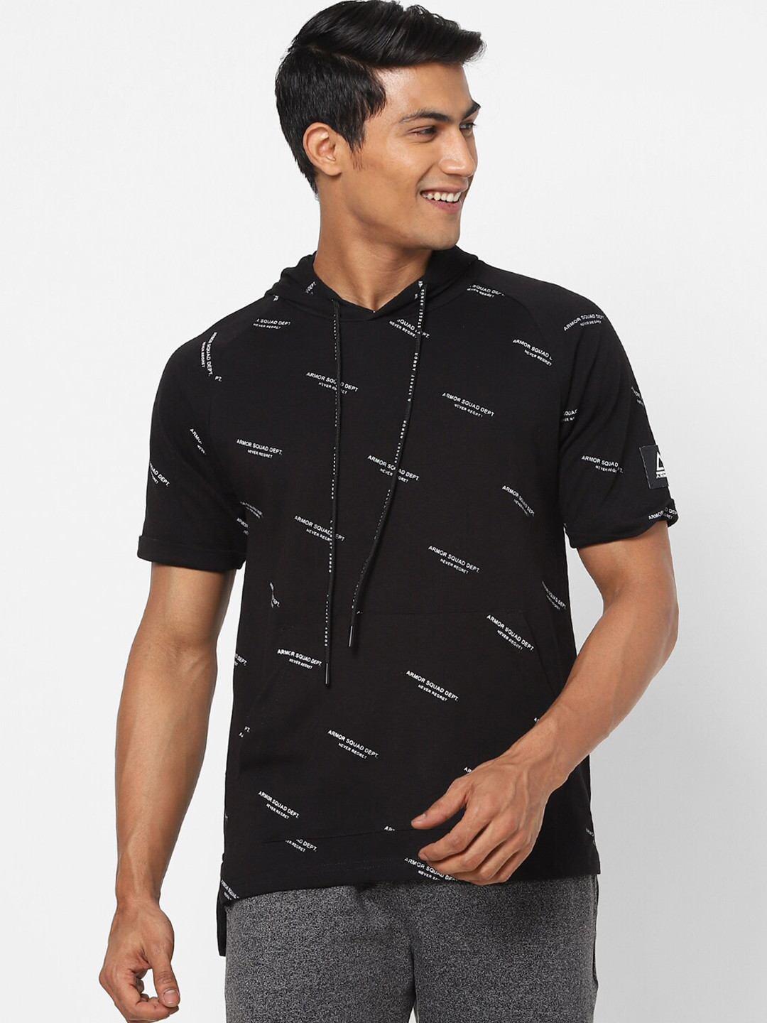

Street Armor by Pantaloons Men Black Printed Hooded T-shirt