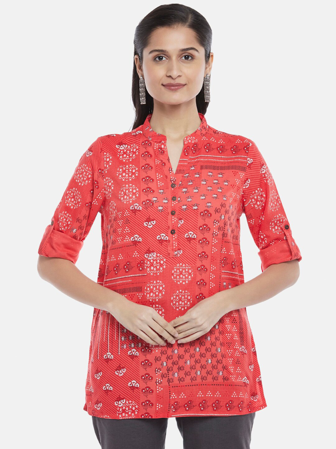 

AKKRITI BY PANTALOONS Pink & White Viscose Rayon Mandarin Collar Printed Tunic