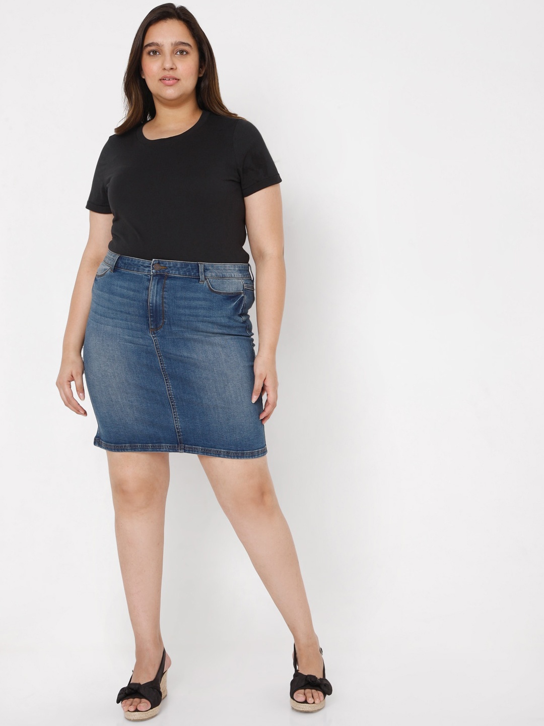 

VERO MODA CURVE Women Blue Denim Solid Knee-Length Pencil Skirt