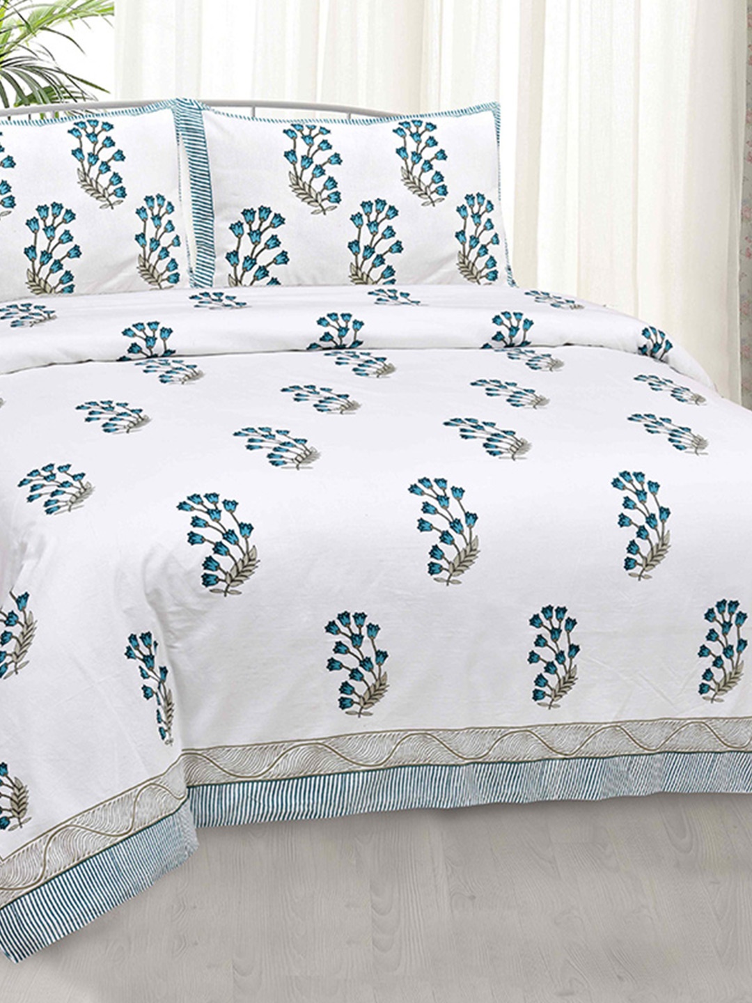 

JAIPUR FABRIC Blue & White Floral Printed King Bedsheet with 2 Pillow Covers