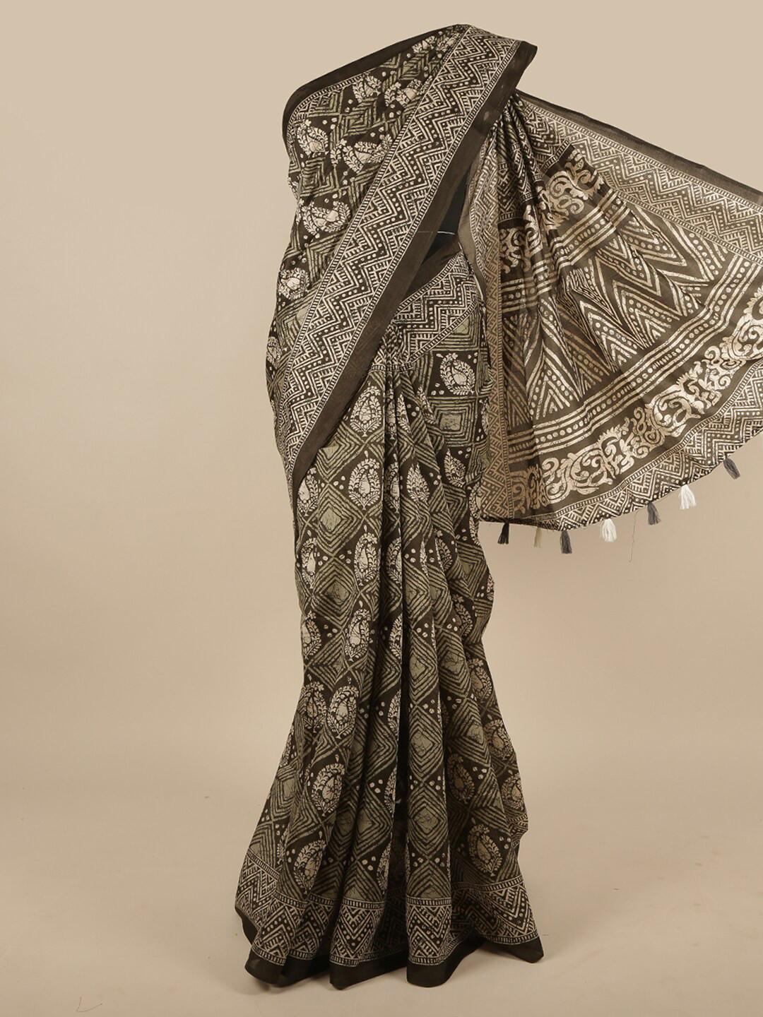 

Pothys Green Geometric Printed Cotton Blend Saree