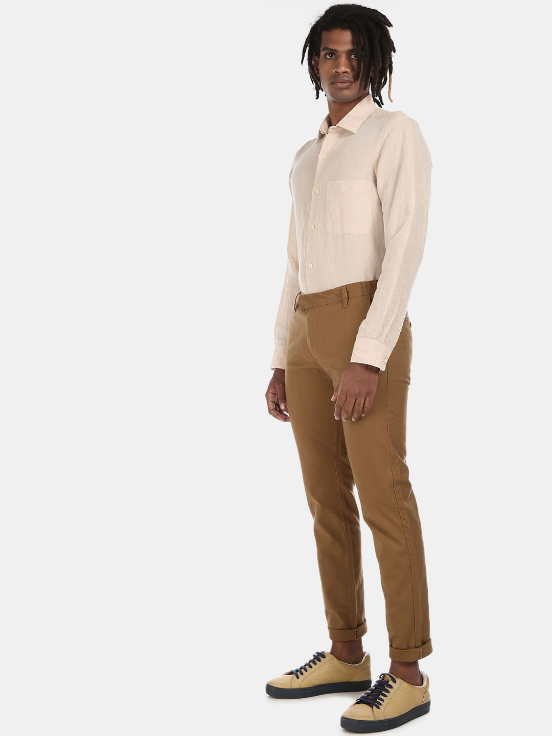 

Ruggers Men Green Solid Regular Fit Trousers
