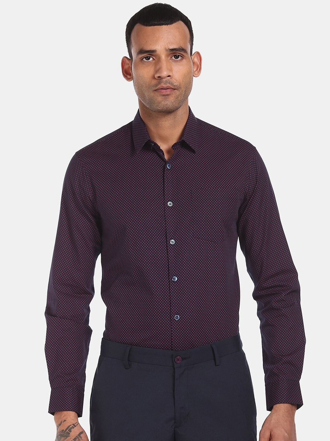 

Excalibur Men Blue Printed Pure Cotton Casual Shirt