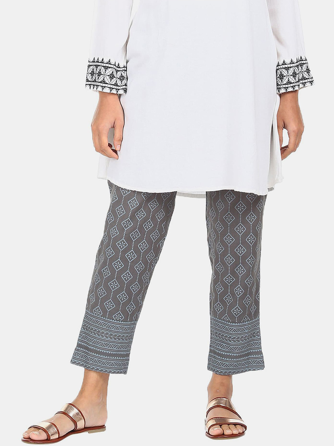 

Karigari Women Grey Printed Ethnic Trousers