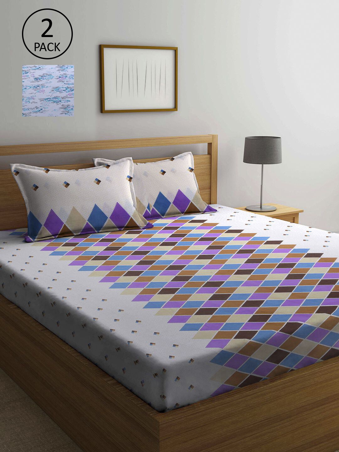 KLOTTHE White & Multicoloured Geometric 210 TC 2 Queen Bedsheet with 4 Pillow Covers