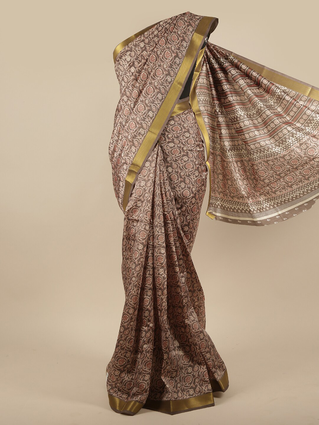 

Pothys Grey Floral Printed Cotton Blend Saree