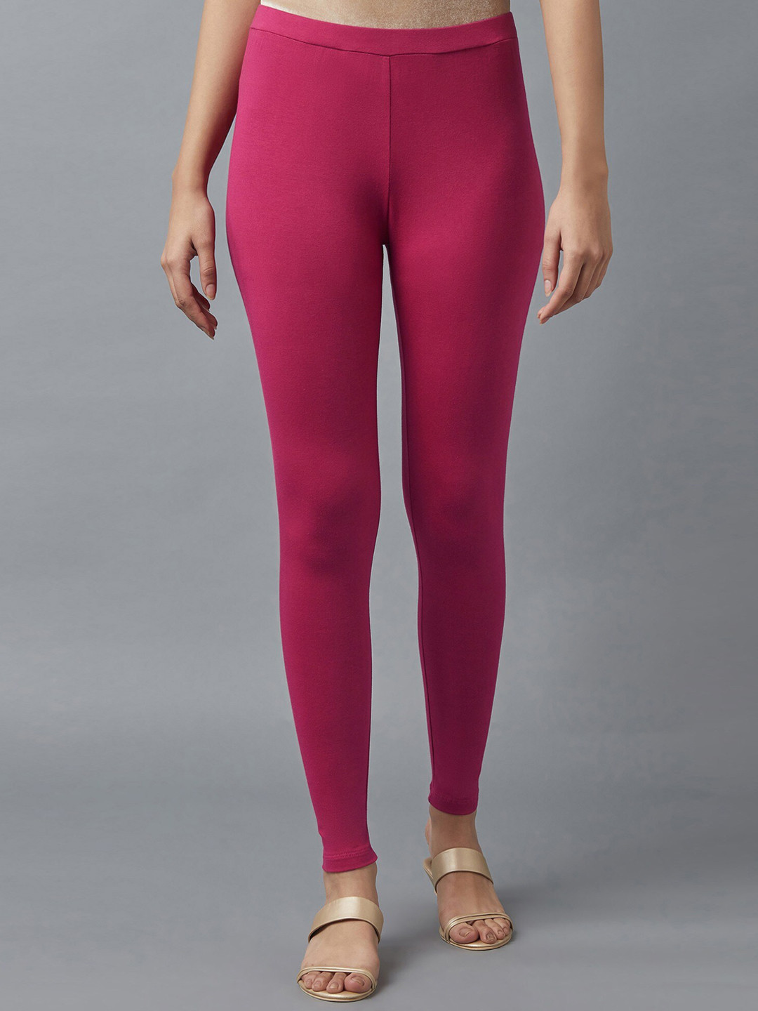 

W Women Pink Solid Leggings