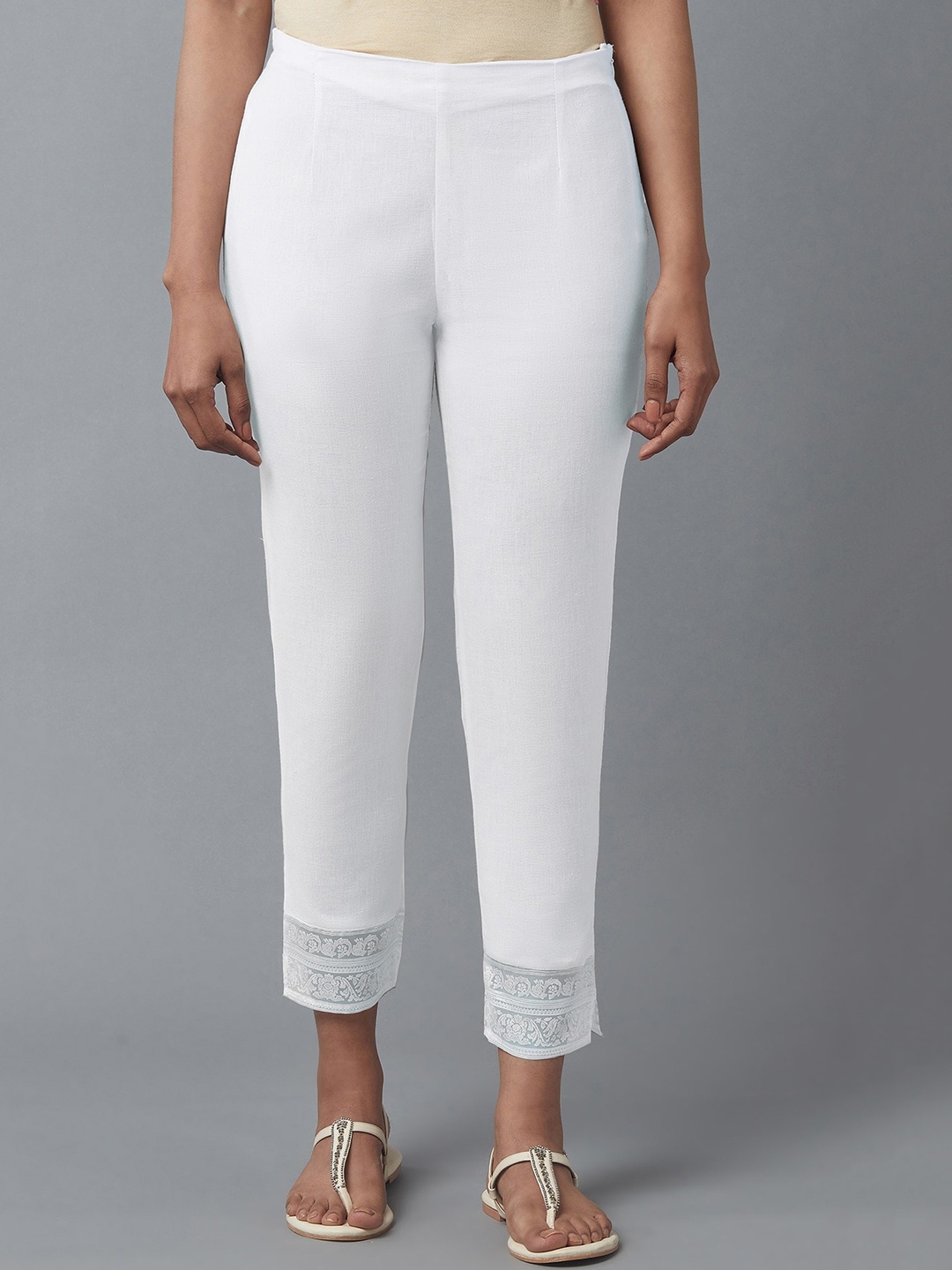 

W Women White Solid Tapered Fit Cigarette Trousers