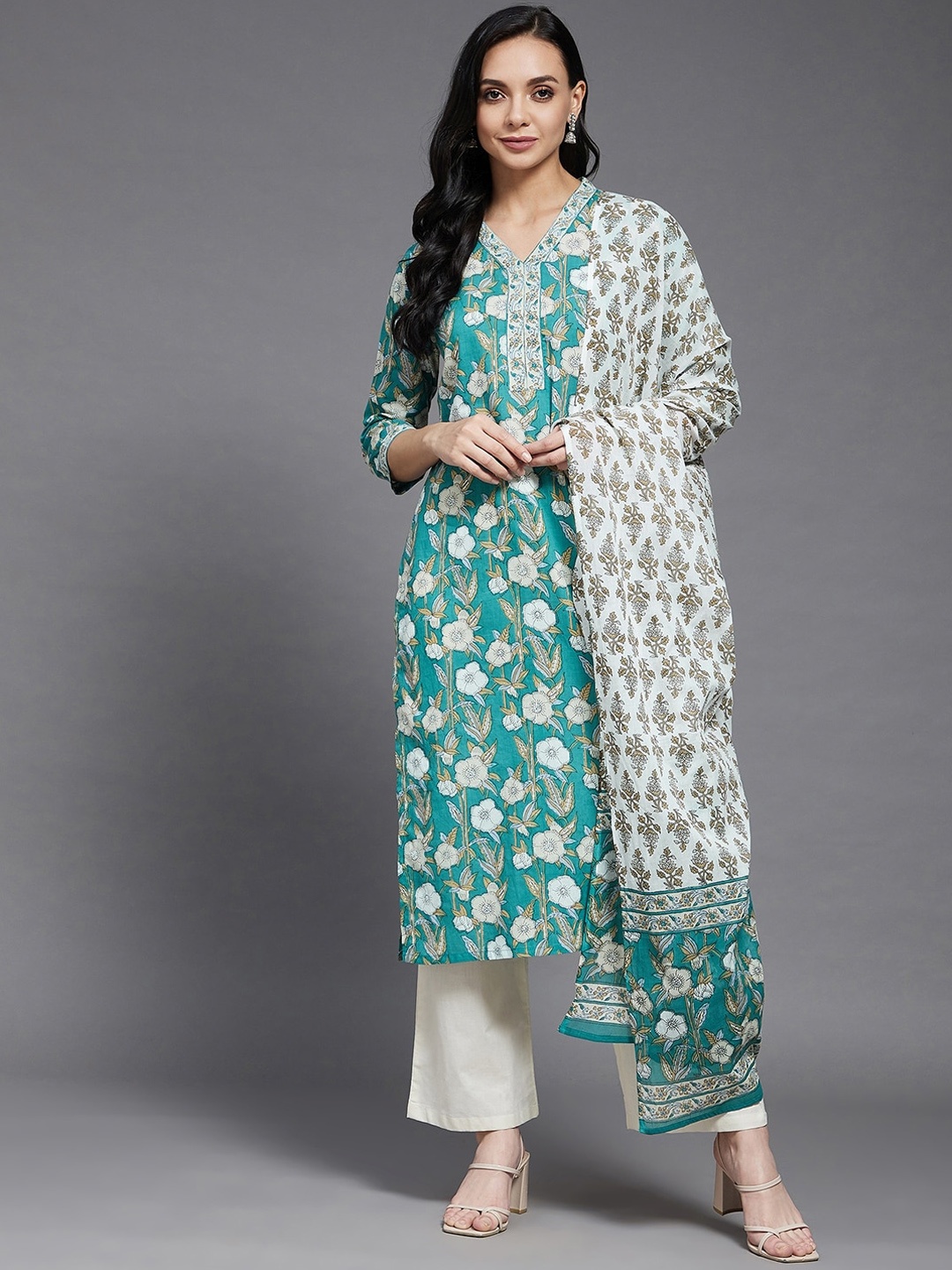 

Azira Women Green Floral Printed Pure Cotton Kurta with Palazzos & Dupatta