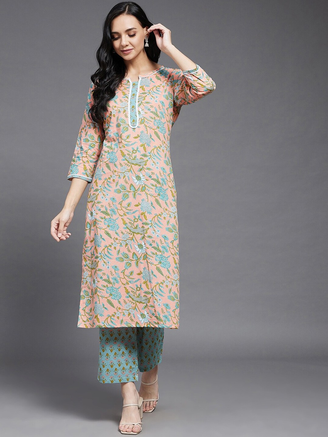 

Azira Women Green Ethnic Motifs Printed Panelled Pure Cotton Kurti with Palazzos