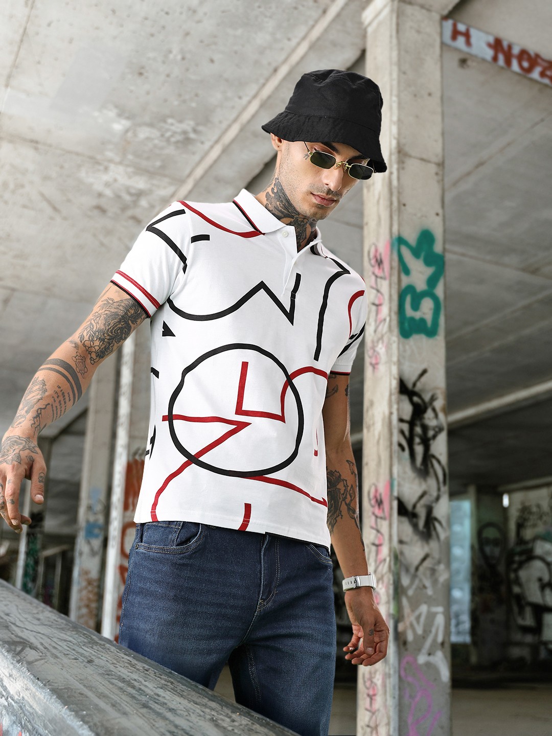 

BEAT LONDON by PEPE JEANS Men White & Red Printed Pure Cotton Polo Collar T-shirt