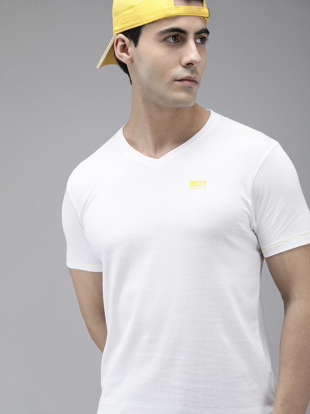 

BEAT LONDON by PEPE JEANS Men White V-Neck Pure Cotton Slim Fit T-shirt