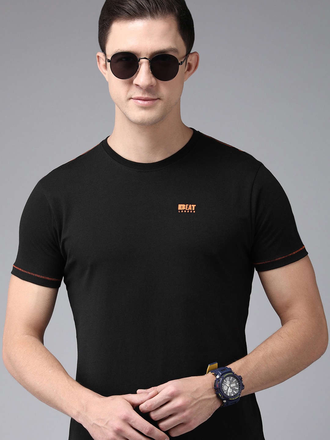 

BEAT LONDON by PEPE JEANS Men Black Solid Round Neck Brand Logo Applique Slim Fit T-shirt