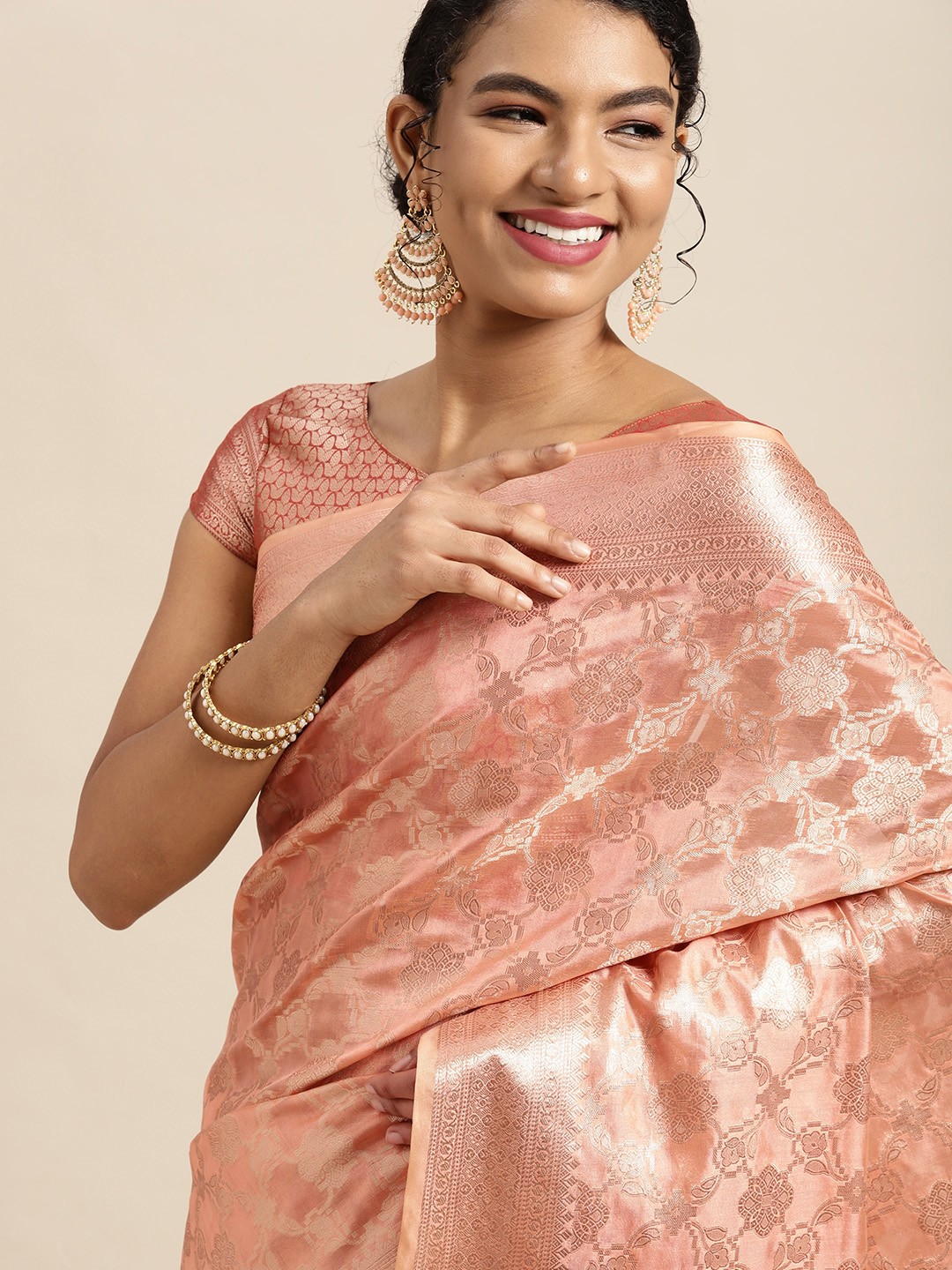 

Mitera Peach-Coloured & Gold-Toned Ethnic Motifs Woven Design Kanjeevaram Saree