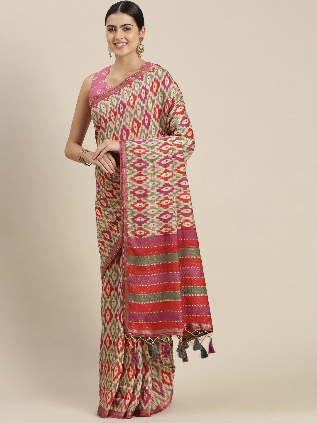 

SWAGG INDIA Beige & Pink Geometric Print Saree