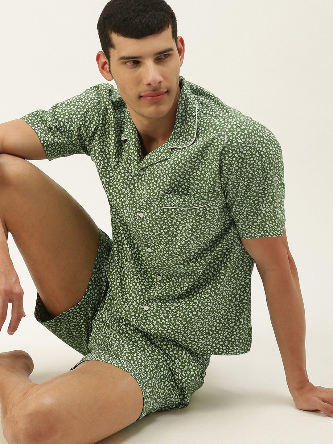 

Bene Kleed Men Green Pure Cotton Printed Night suit