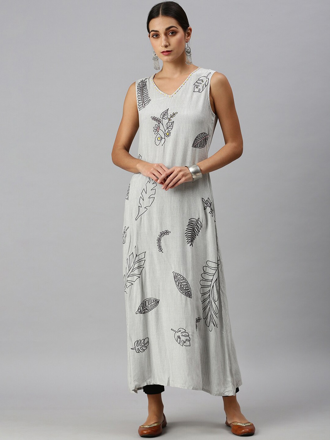

SHOWOFF Women Grey Floral Printed A-Line Kurta