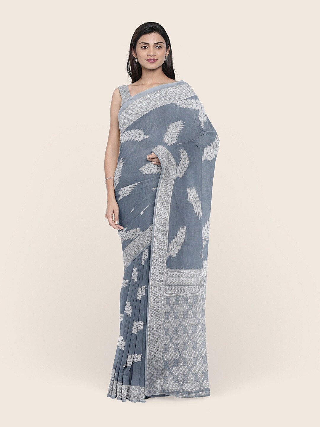

Pothys Grey & Silver-Toned Floral Printed Zari Saree