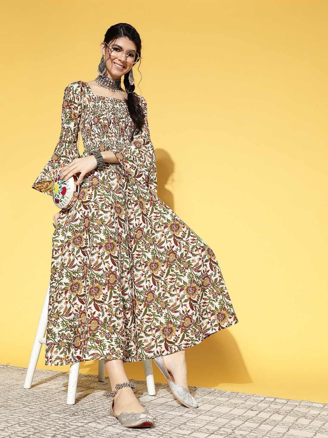 

Yufta Women Classic White Floral Swirling Volume Dress