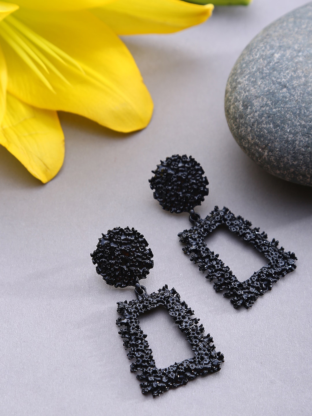 

SOHI Black Geometric Drop Earrings