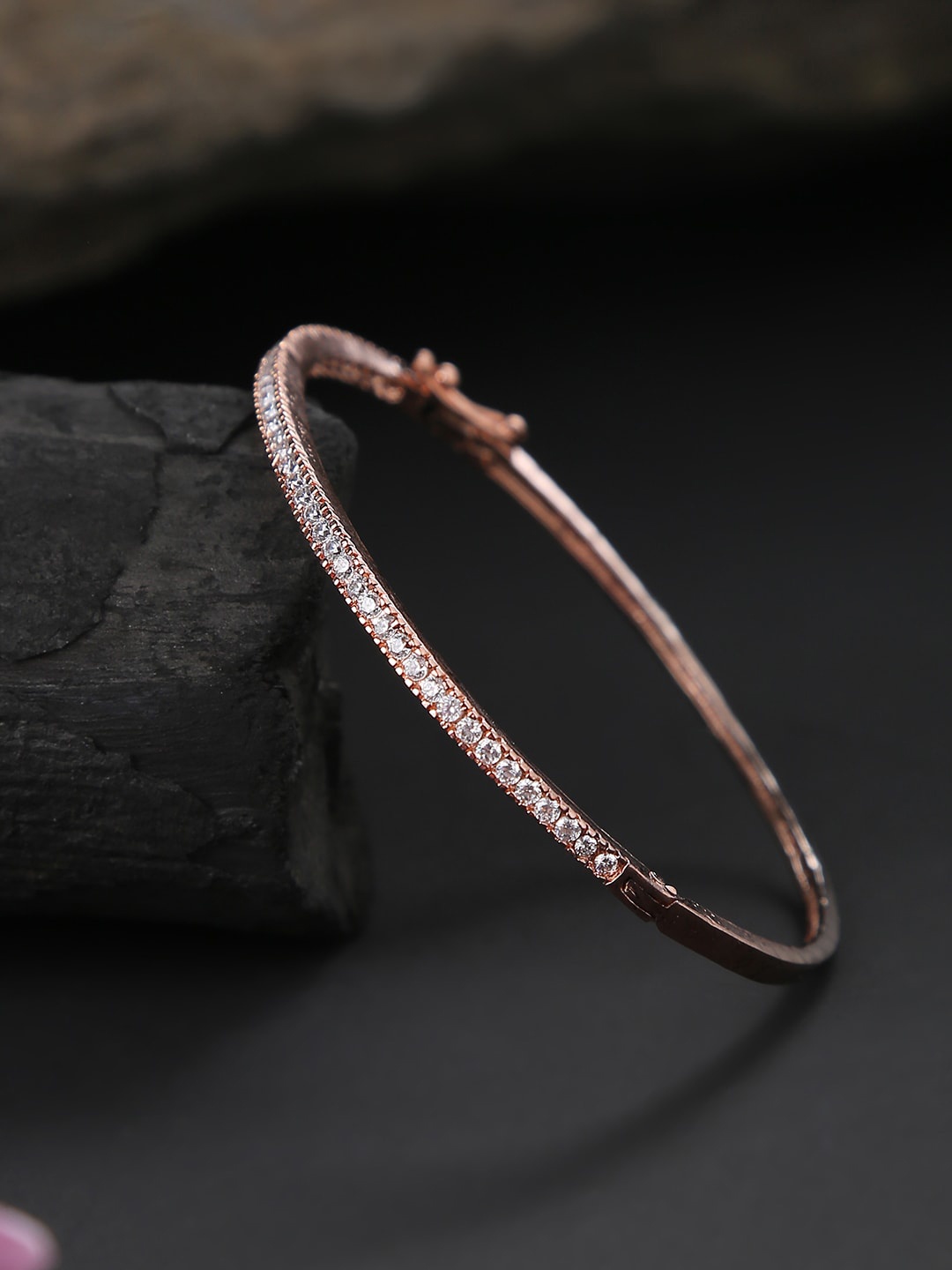 

SOHI Women Gold-Toned Gold-Plated Kada Bracelet