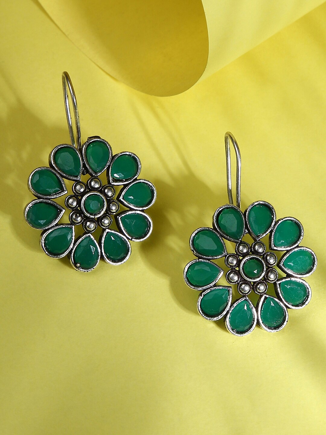 

SOHI Silver-Plated Green Stone-Studded Floral Studs Earrings