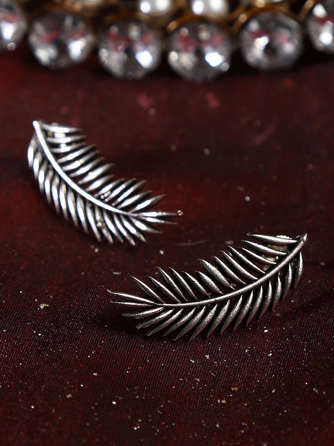 

SOHI Silver-Toned Floral Shaped Oxidised Drop Earrings